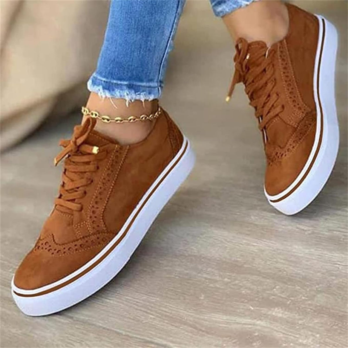 Calla | Elegant Lace-Up Sneakers