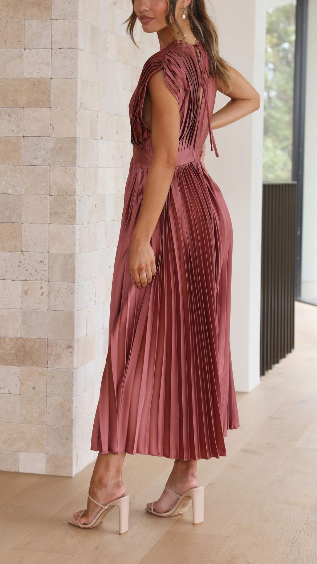 Alexis | Elegant Pleated Dress